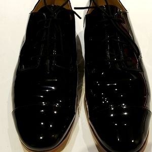 Michele Kors menswear-inpired Michael Kors oxford cut from supple patent leather